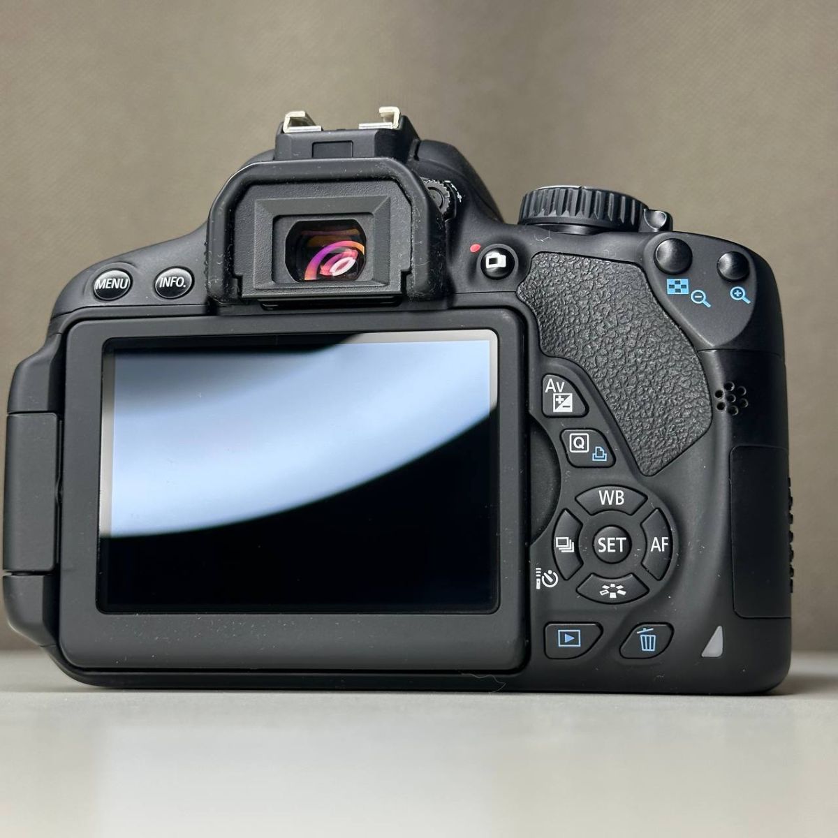 Canon 650D body — фото 3
