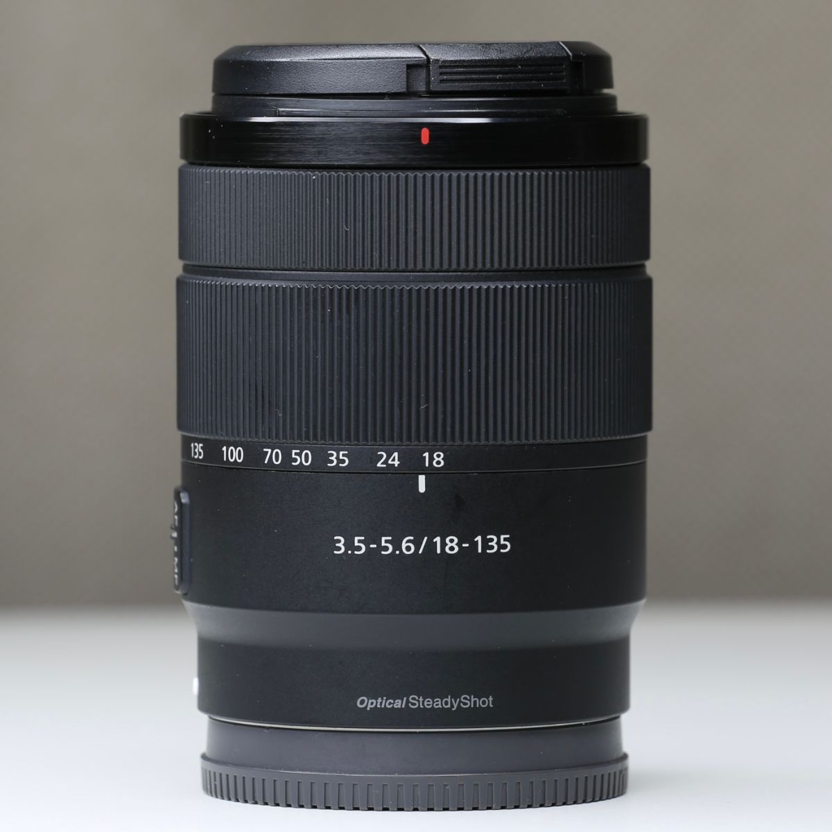 Sony E 18-135mm OSS — фото 1