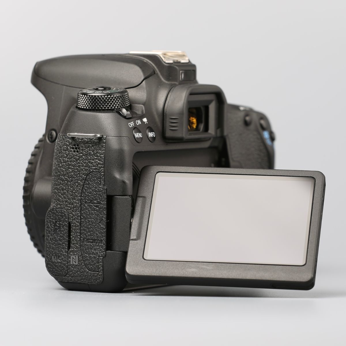 Canon 77D body — фото 6