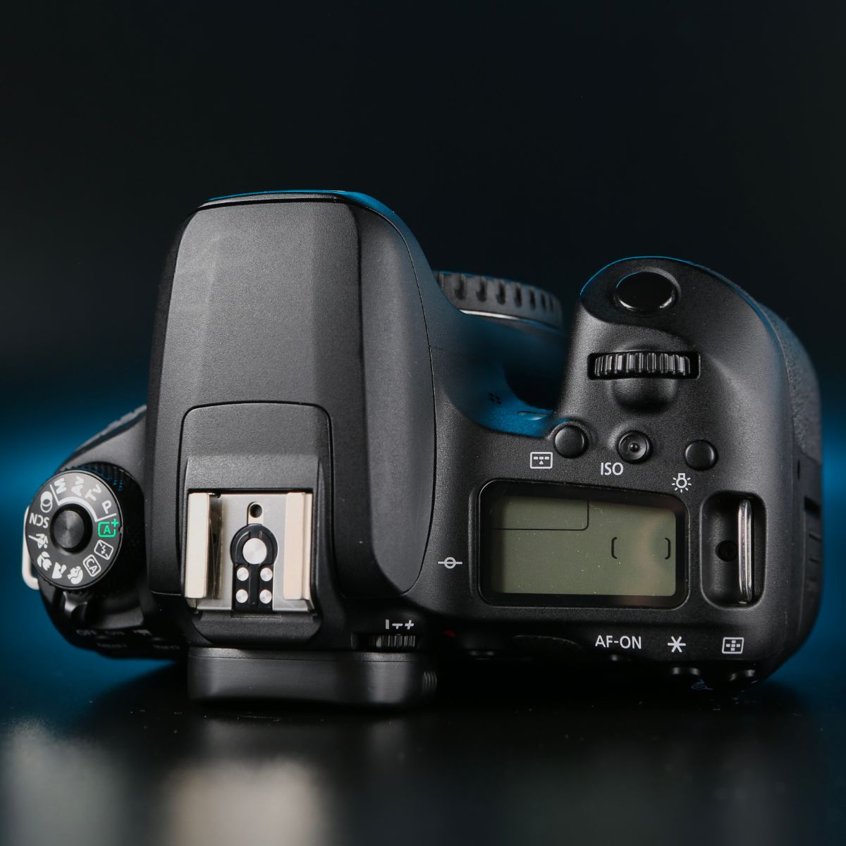 Canon 77D body — фото 5