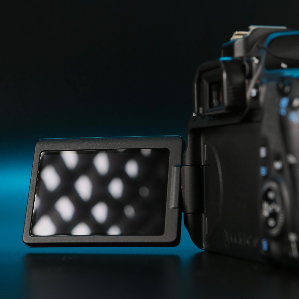 Canon 77D body — фото 6