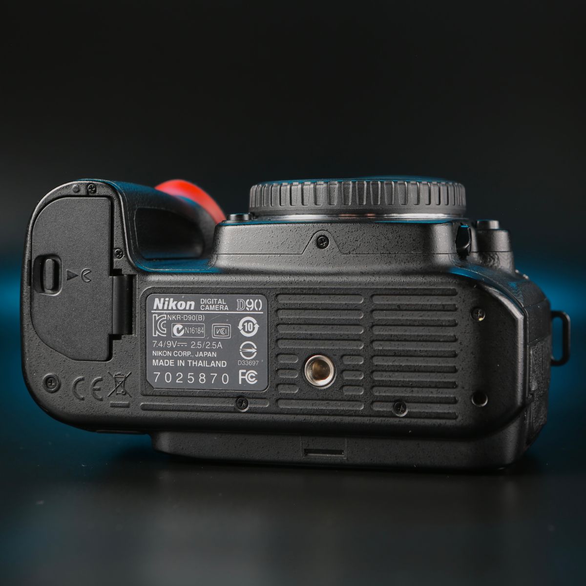 Nikon D90 body — фото 5