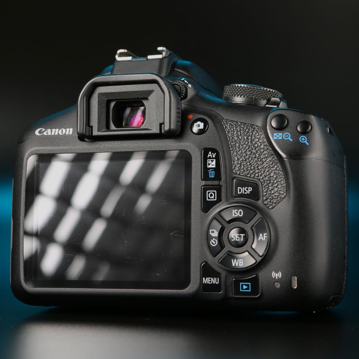 Canon 2000D kit 18-55mm — фото 6