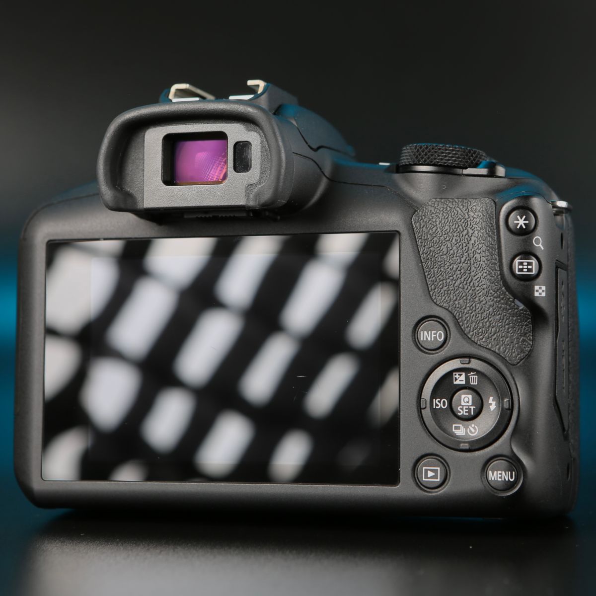 Canon R100 kit 18-45mm — фото 6