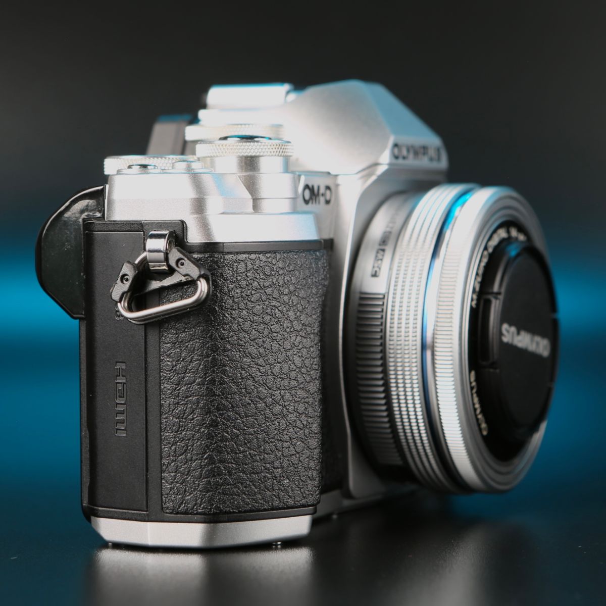 Olympus OM-D E-M10 Mark III kit 14-42mm — фото 3