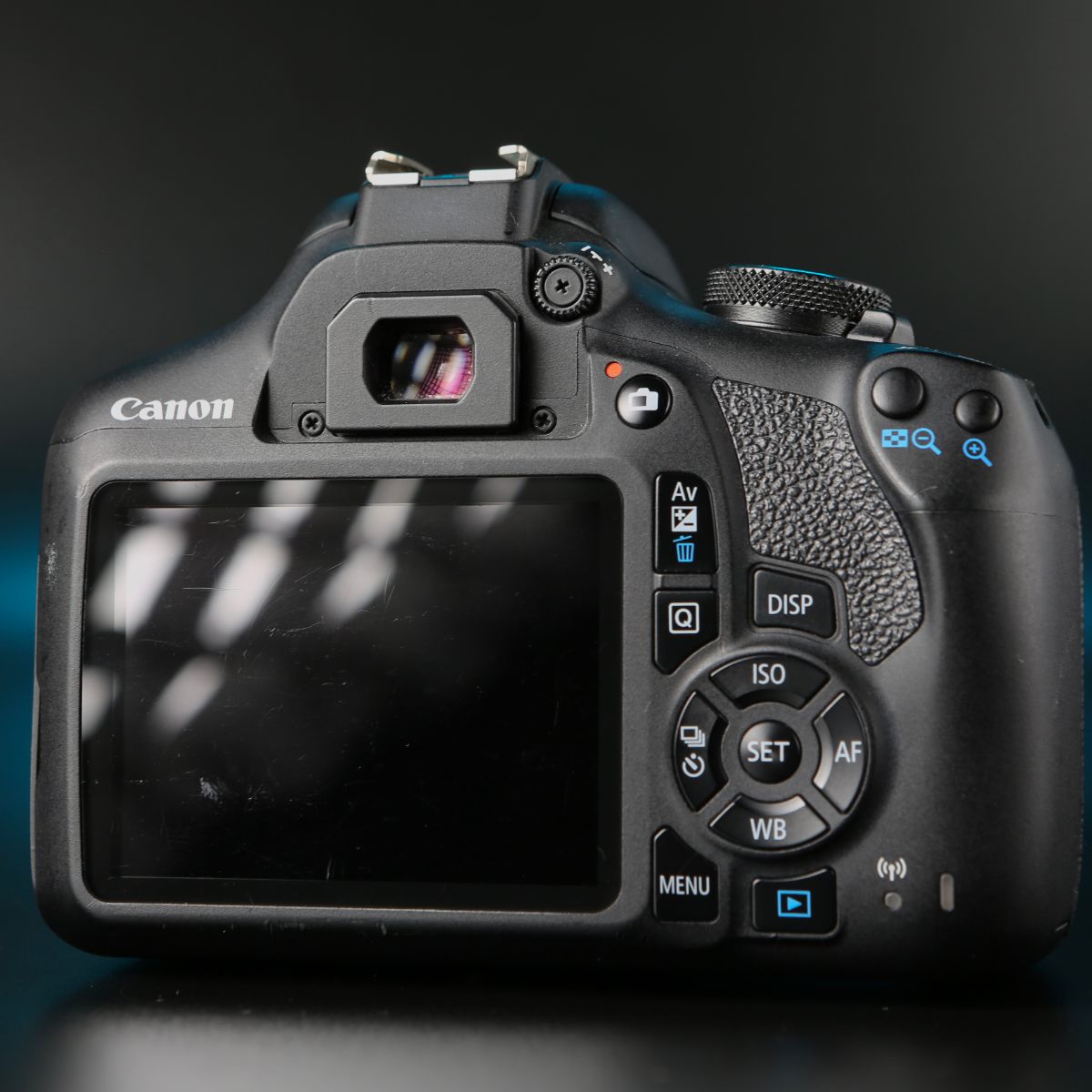 Canon 2000D kit 18-55mm — фото 7
