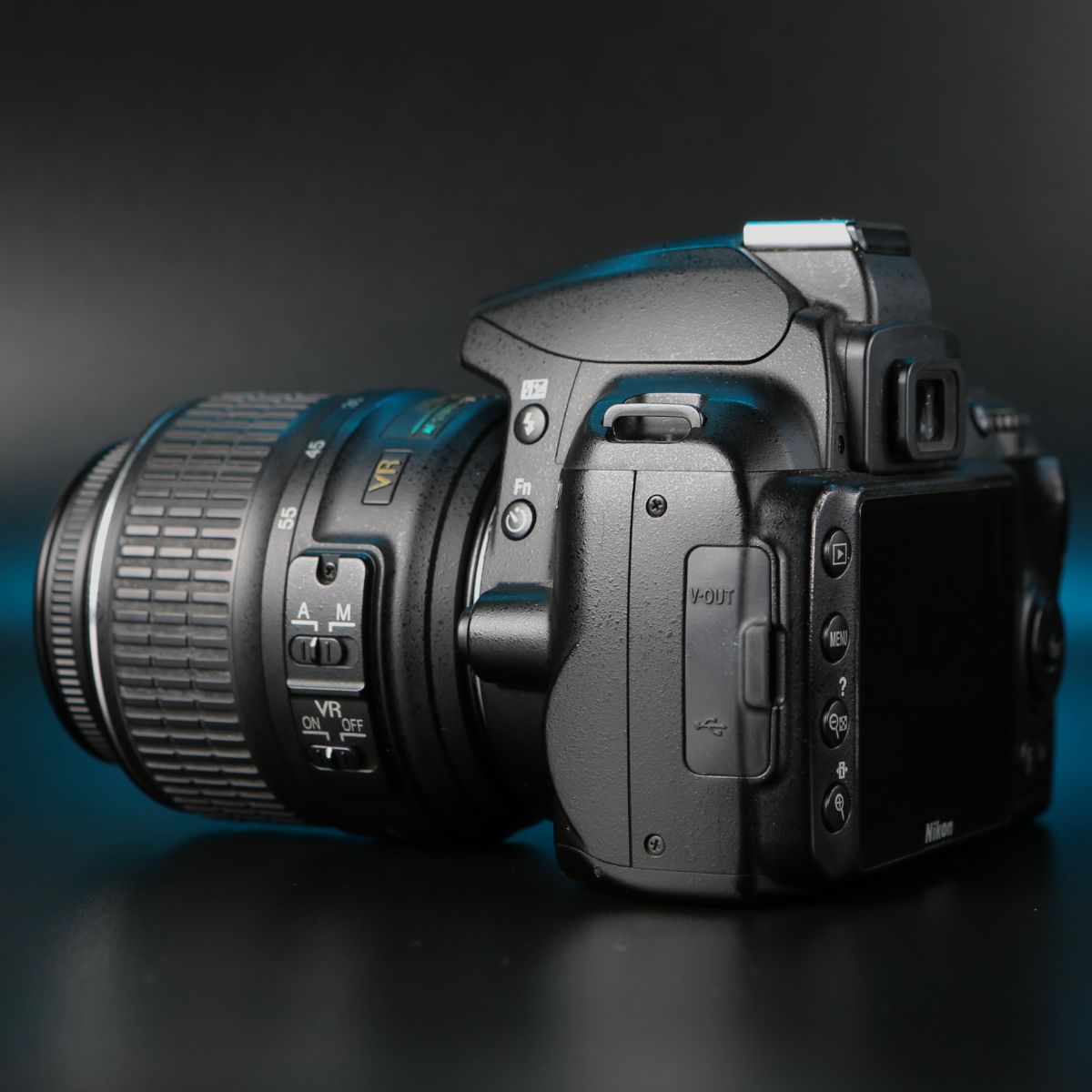 Nikon D3000 kit 18-55mm — фото 2