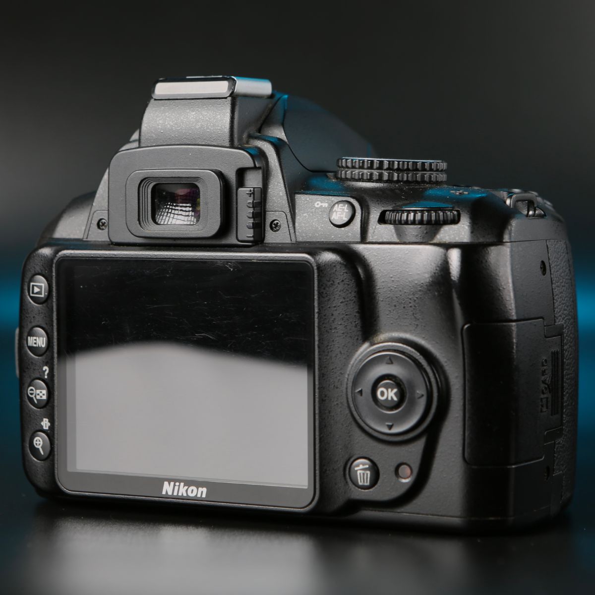 Nikon D3000 kit 18-55mm — фото 7